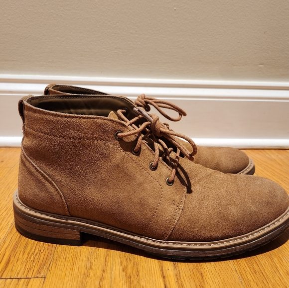 Shoes - Picture 7 of 8